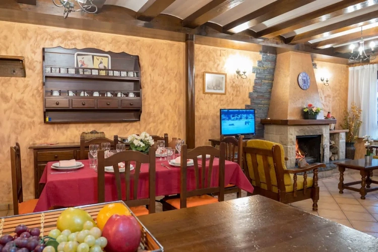 3 Bedrooms Family Cottage