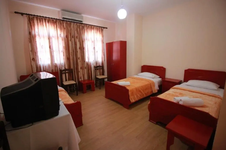Economy Triple room