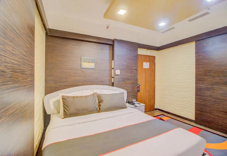 Aishwaryam Hotel