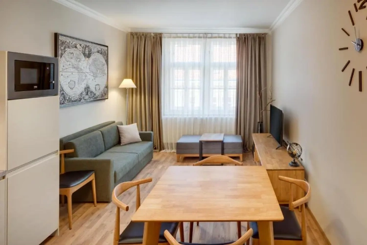 2 Bedrooms Apartment