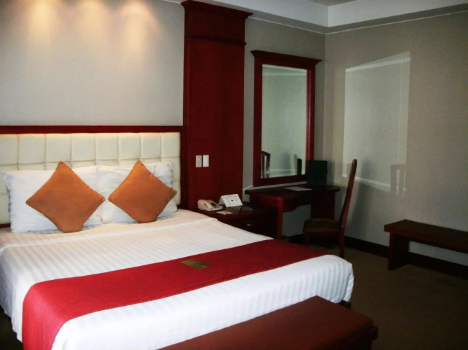 Lewis Grand Hotel