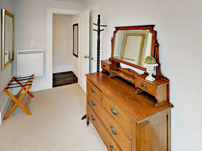 1302 N 49th St Apartment Upper Unit