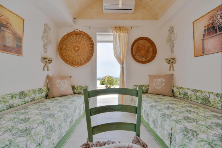 Trullo Albamarina with sea view Pool