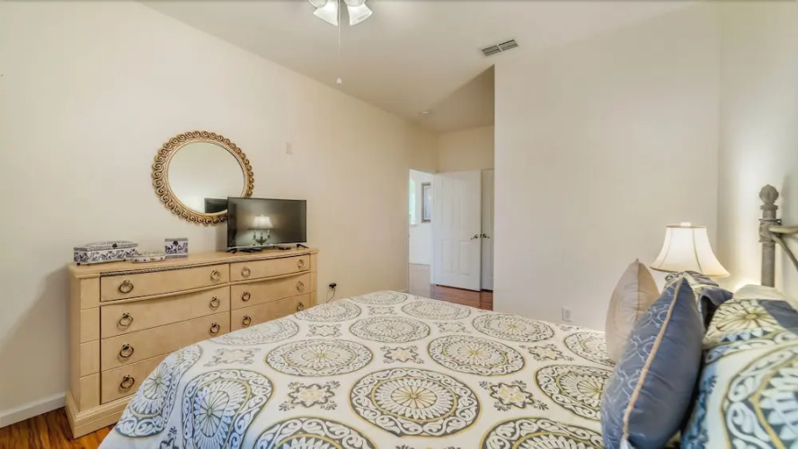 2304 Silver Palm Drive #105