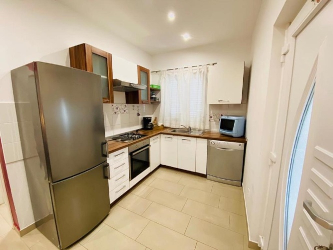 2 Bedrooms Apartment with balcony and with partial sea view