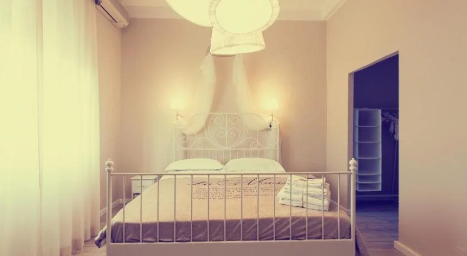 1920 Maison Hotel