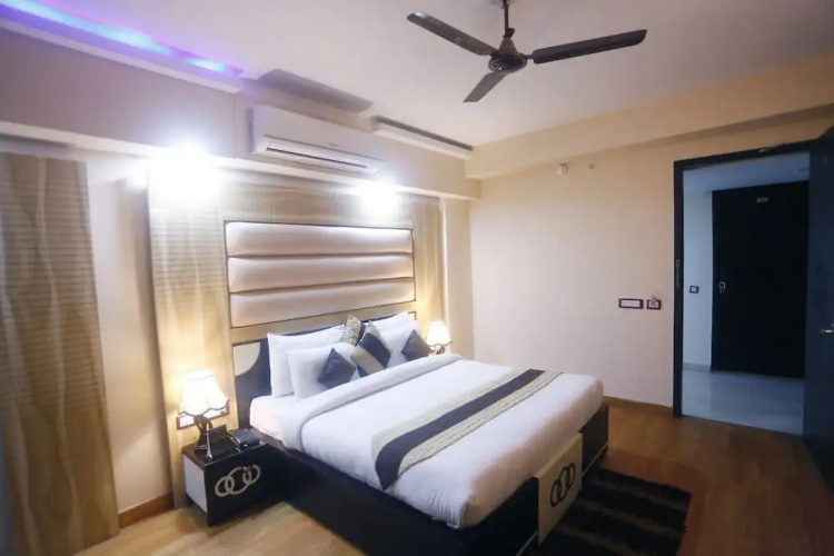 SK Crown Park Naraina