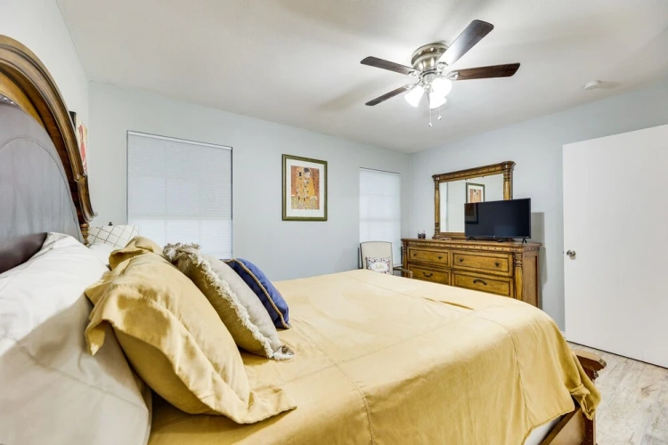 4 Bedrooms Cottage