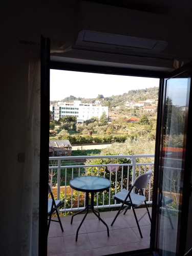 Apartment Seman