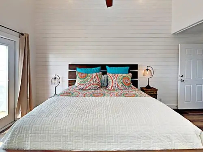 Sea Turtle 17LP Home
