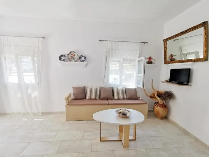 2 Bedrooms Cottage