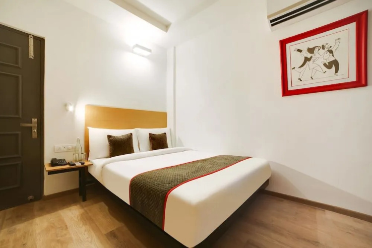 Oyo Townhouse 230 Old Gurgaon Sector 14
