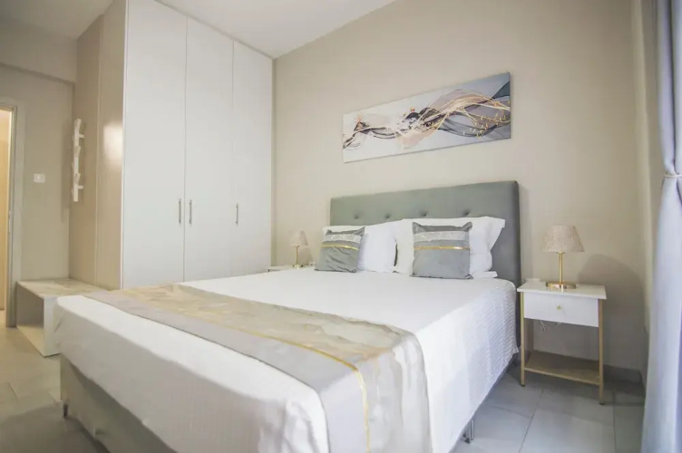 Urban Ceramic Apartment by GHH
