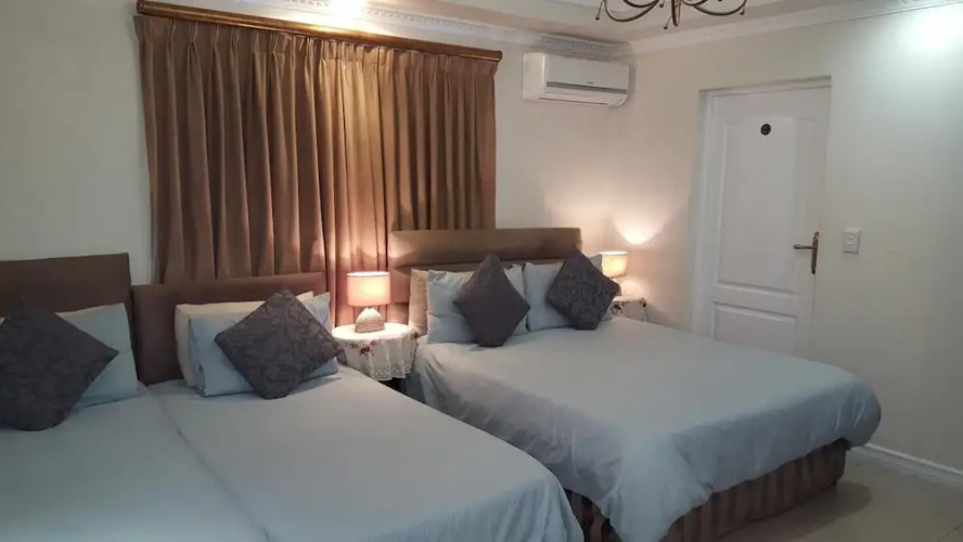 Savoy Lodge - Budget Triple Room