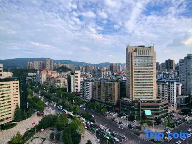 Huaxia Conifer Hotel