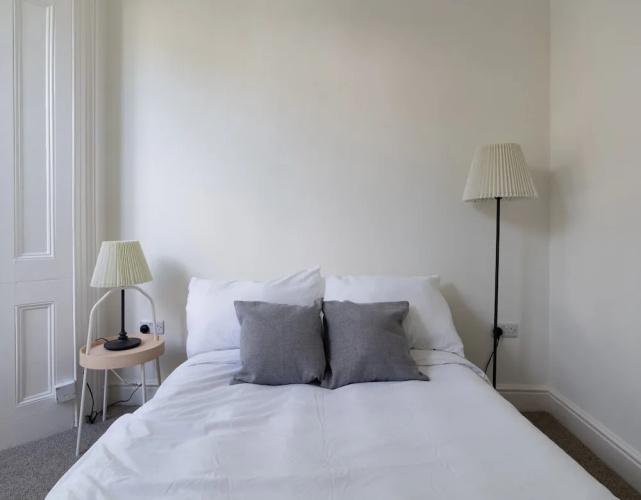 2 Bedroom Central Brighton Apartment