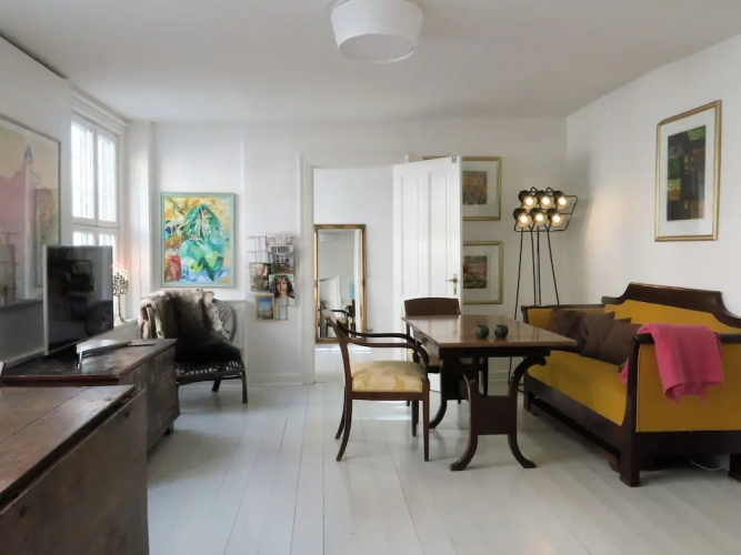 apartment historical building 1374-1