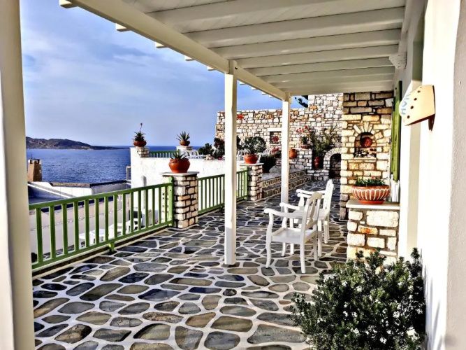 Villa Isabella Studios & Suites