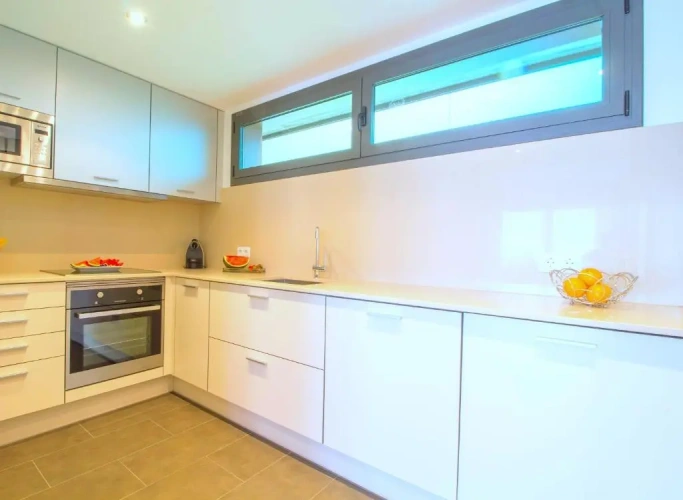 2 Bedrooms Apartment with sea view
