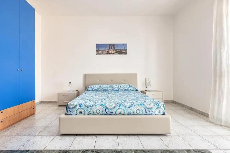 2186 Attico Demetra