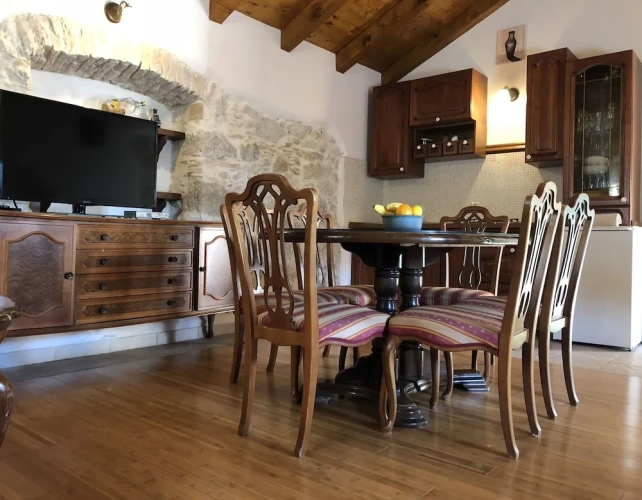 4 Bedrooms Villa