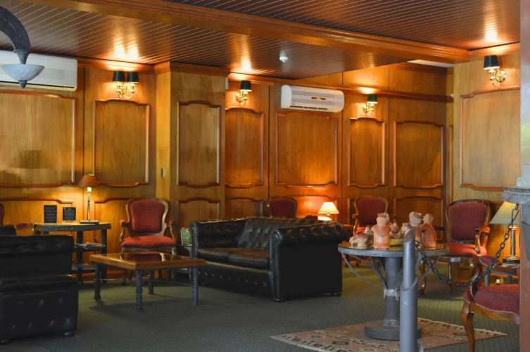 Aspen Hotel & Apart