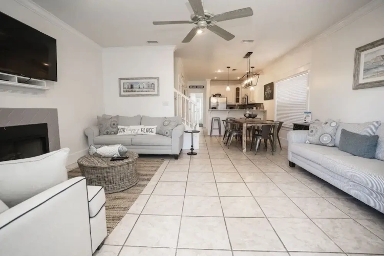 4 Bedrooms Cottage