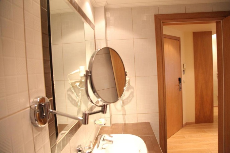 Suite with balcony and with view