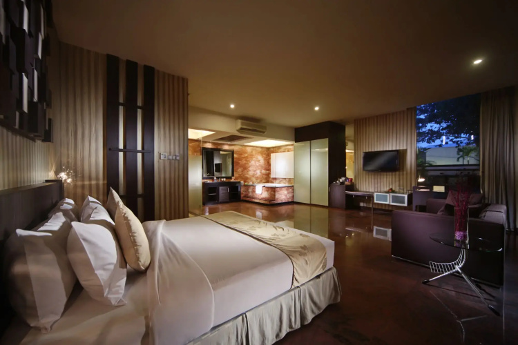 FM7 Resort Hotel