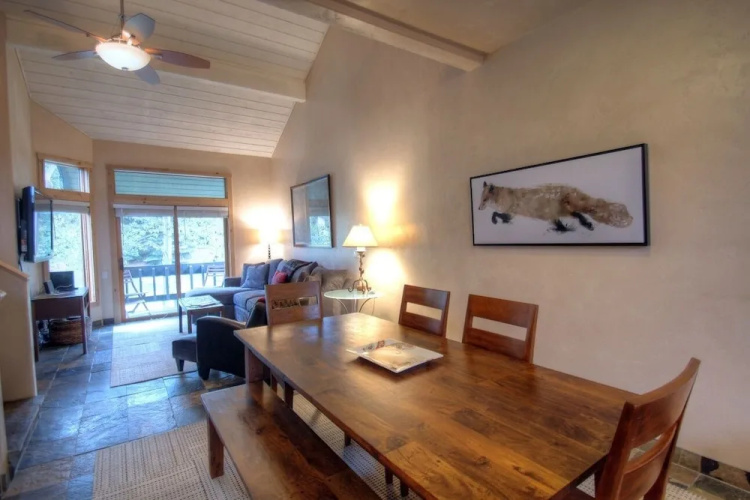 127 Ridgepoint 3 Bedroom Townhouse by RedAwning