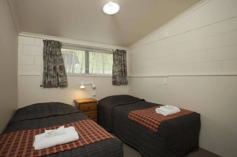 Opal Hot Springs & Holiday Park