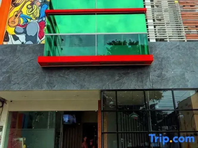 Front One Budget Semarang