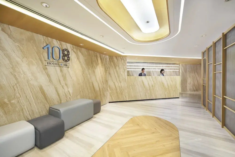 Hotel 108