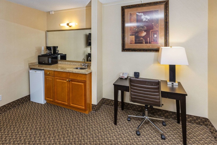 Comfort Inn & Suites Downtown Edmonton photo 31
