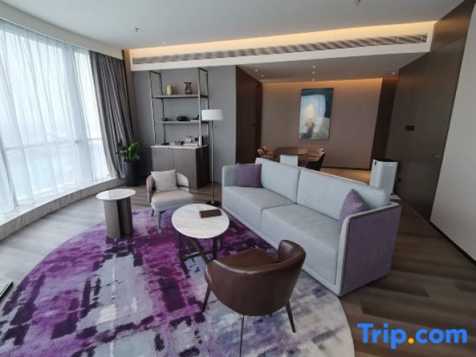 Deluxe Double Suite