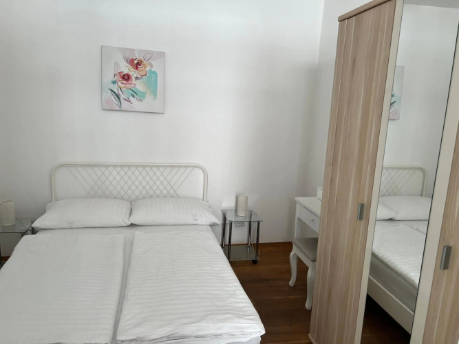Apartment NUMBER 17