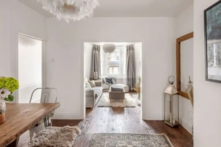 2 Bedroom Bath Townhouse With Parking