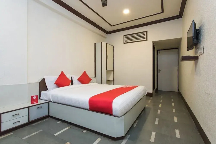 Hotel Gurukripa Inn by OYO Rooms