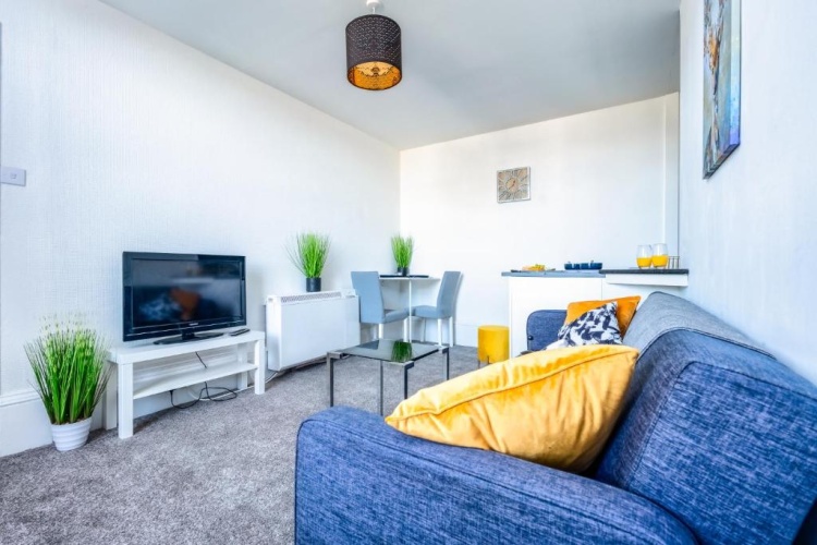 1 Bedroom Apartment