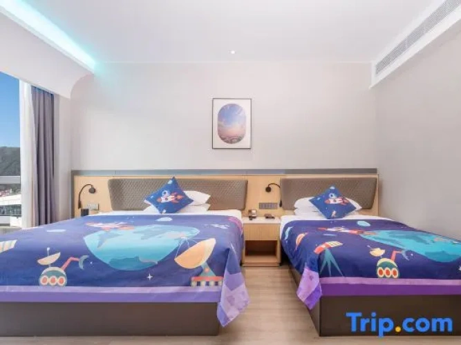 Standard Double room with city view