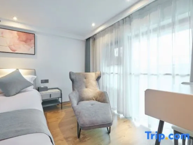 2 Bedrooms Quadruple Suite with garden view