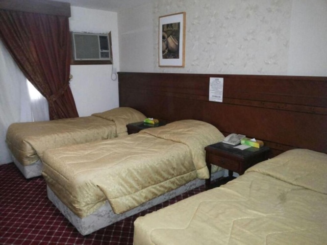 Standard Triple room