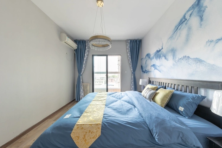 4 Bedrooms Apartment with city view