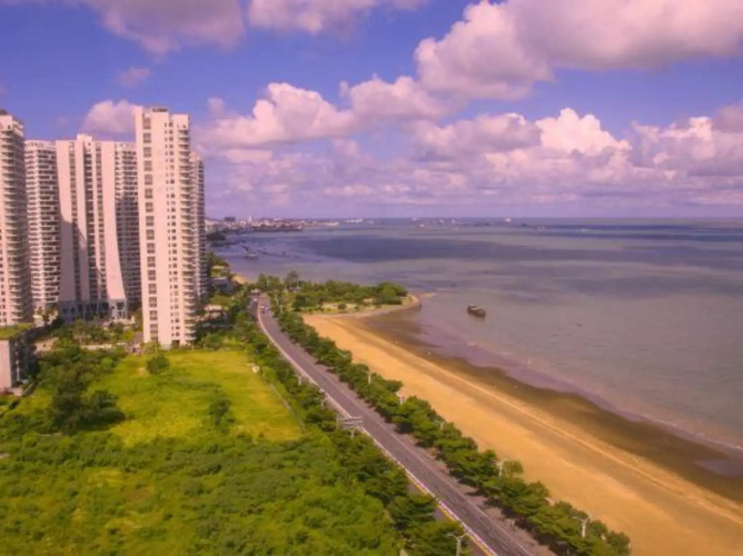 Beautiful Beach Holiday Hotel