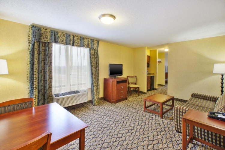 1 Bedroom Quadruple Suite