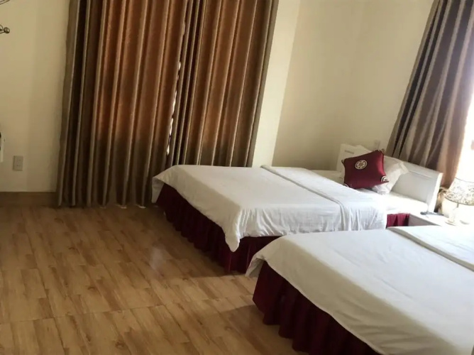 Dragon Hotel