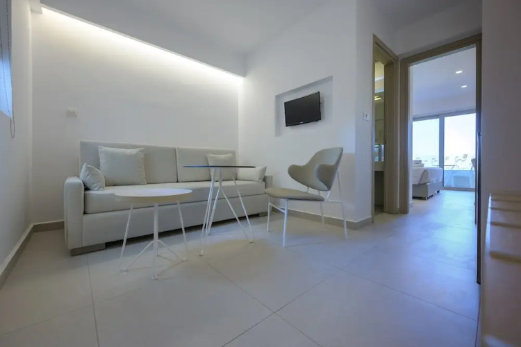 Mythos Suites Hotel