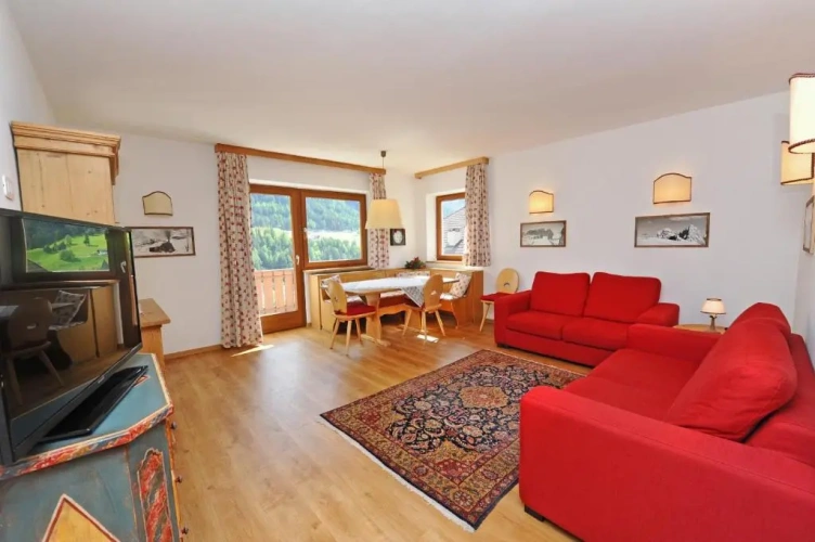 3 Bedrooms Apartment