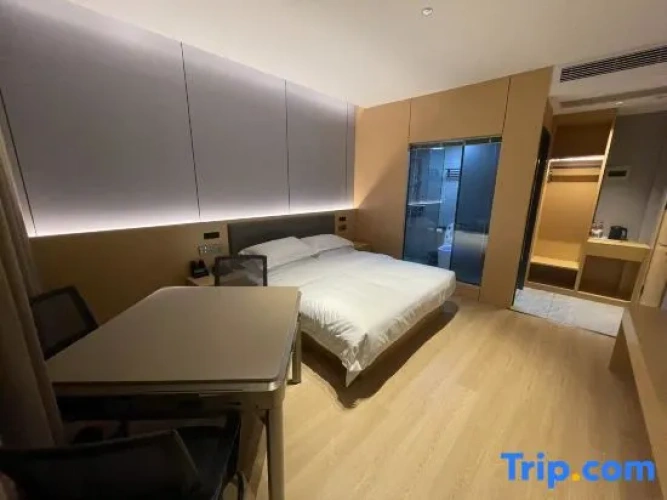 Standard Sextuple room