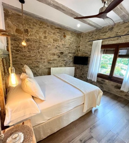 1 Bedroom Standard Double room with pool view